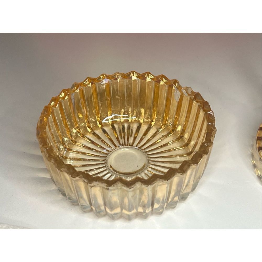 Jeannette Swan on glass dish pink - Picture 10 of 15